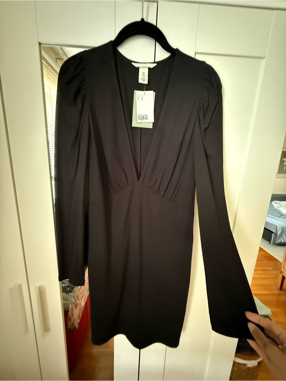 Black Long Sleeve V-Neck Women's Dress. Sz: M
